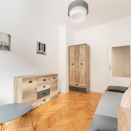 Plac Zbawiciela 3-Bedroom Apartment Warsaw Luaran gambar