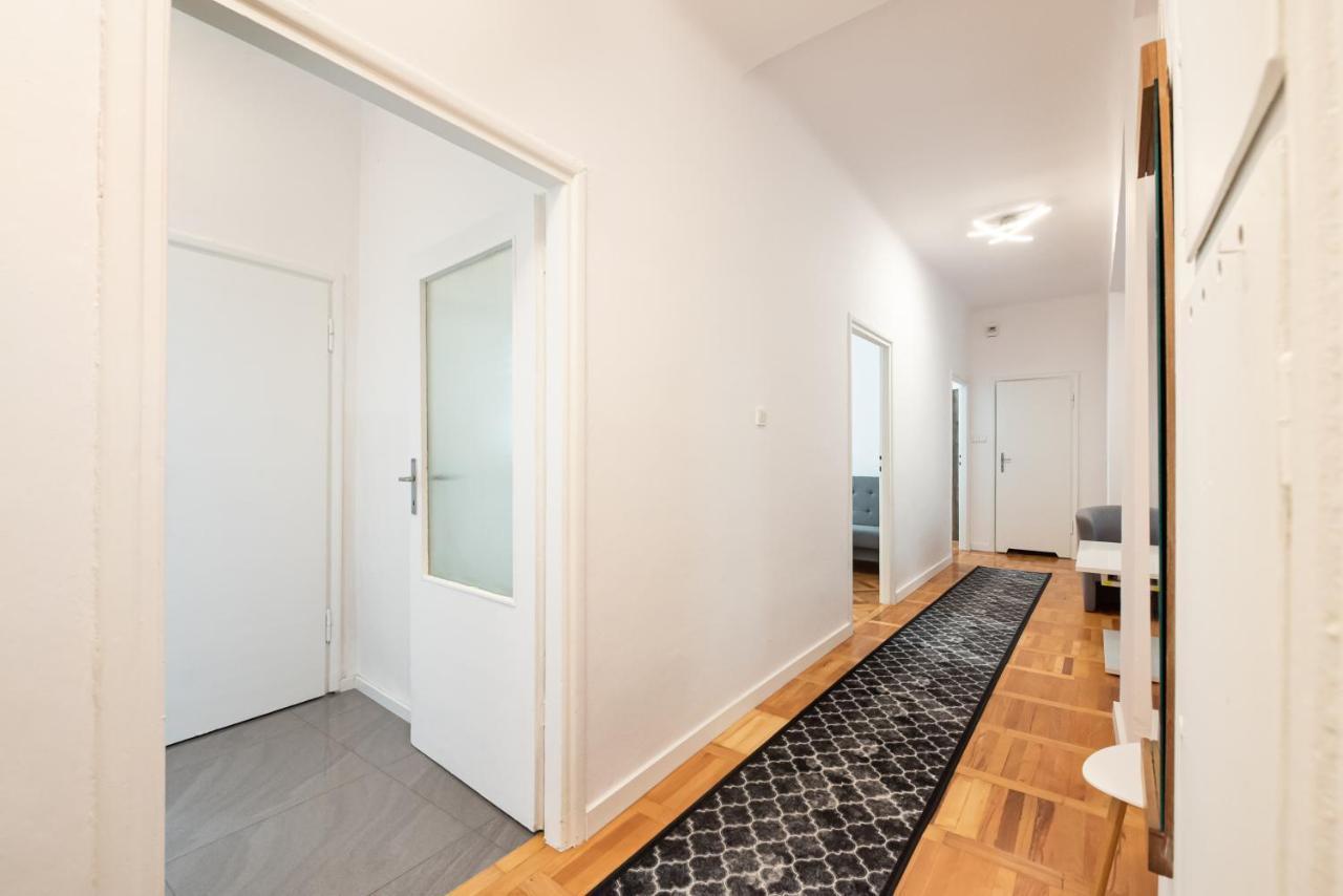 Plac Zbawiciela 3-Bedroom Apartment Warsaw Luaran gambar