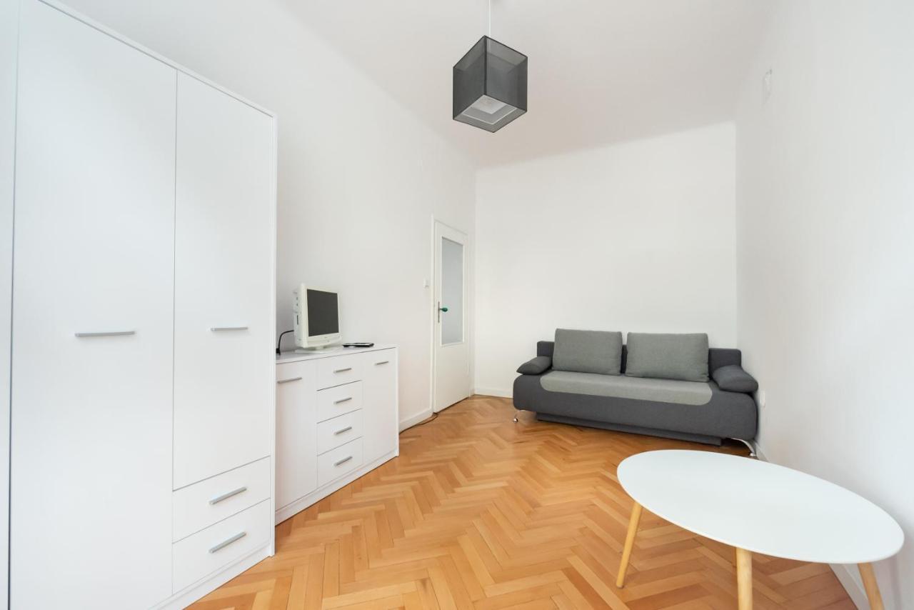 Plac Zbawiciela 3-Bedroom Apartment Warsaw Luaran gambar