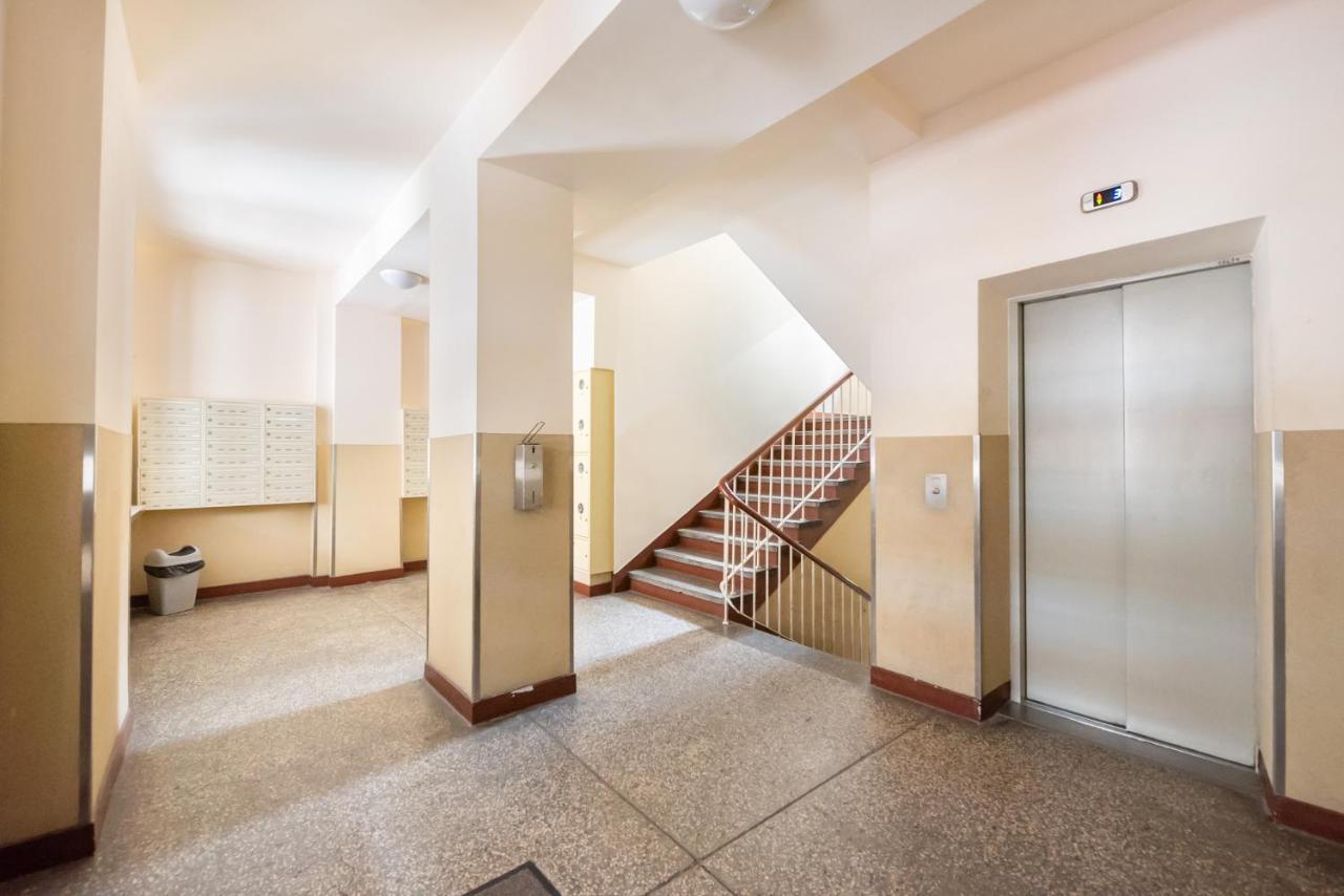 Plac Zbawiciela 3-Bedroom Apartment Warsaw Luaran gambar