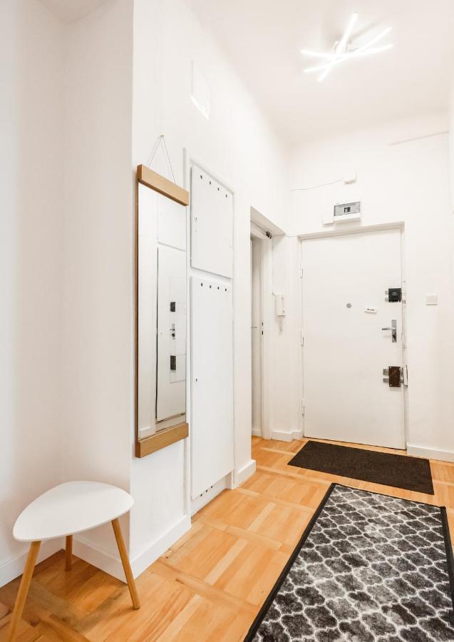 Plac Zbawiciela 3-Bedroom Apartment Warsaw Luaran gambar